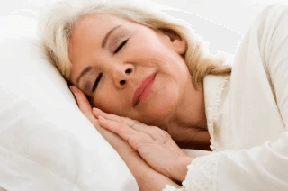 Ilustrační fotografie ospalého muže